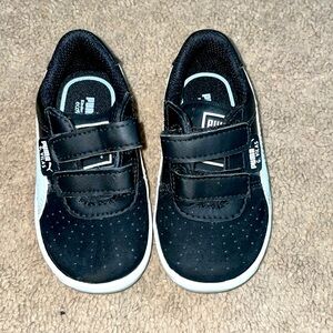 Never worn Pumas